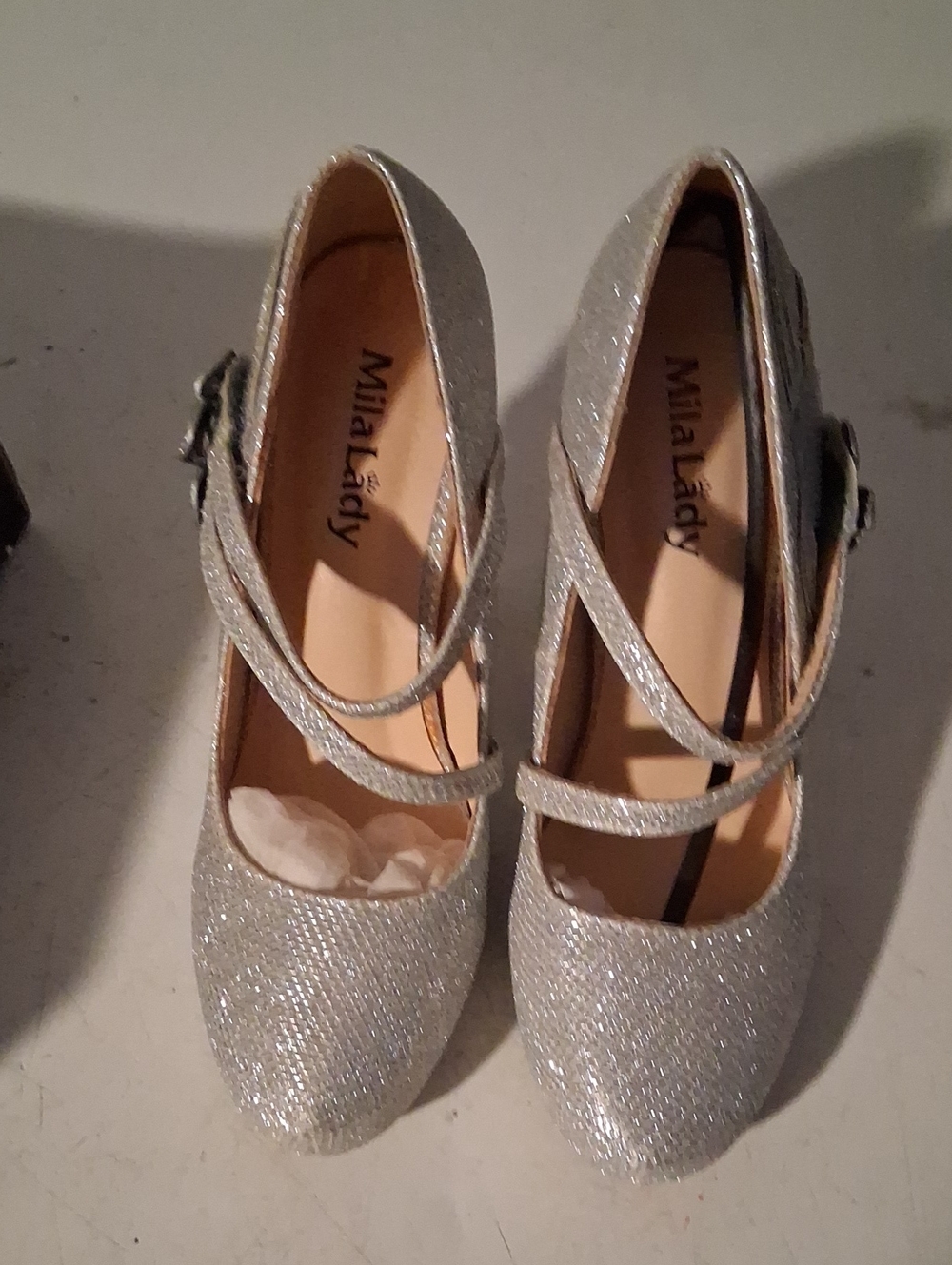 Mia Lady Girls' Silver Glitter Mary Jane Dress Shoes Size 5.5 - Picture 2 of 14